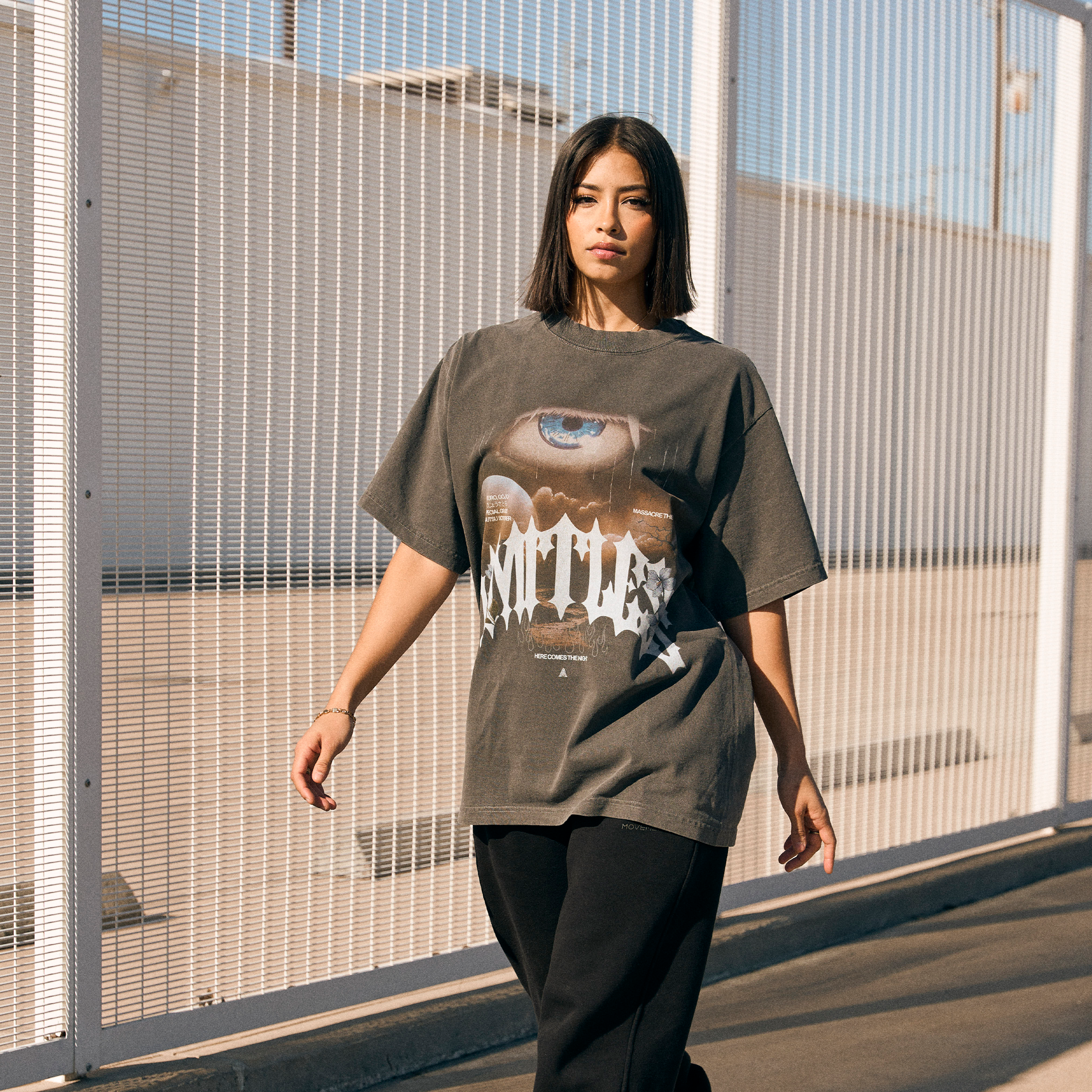 LIMITLESS OVERSIZED TEE